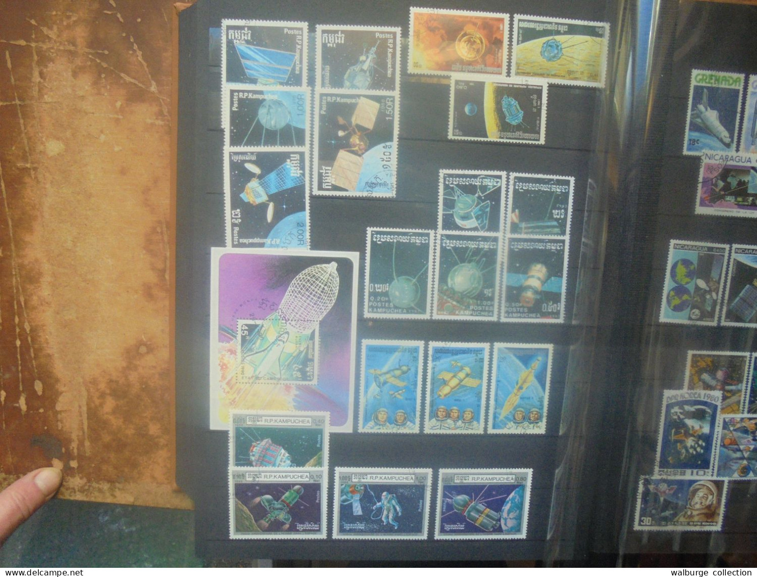 THEME ESPACE-COSMOS SUPERBE ALBUM TIMBRES+BLOCS. A SAISIR ! (4300) 2 KILOS 200 (PAS D'OFFRES INFERIEURES !!!)