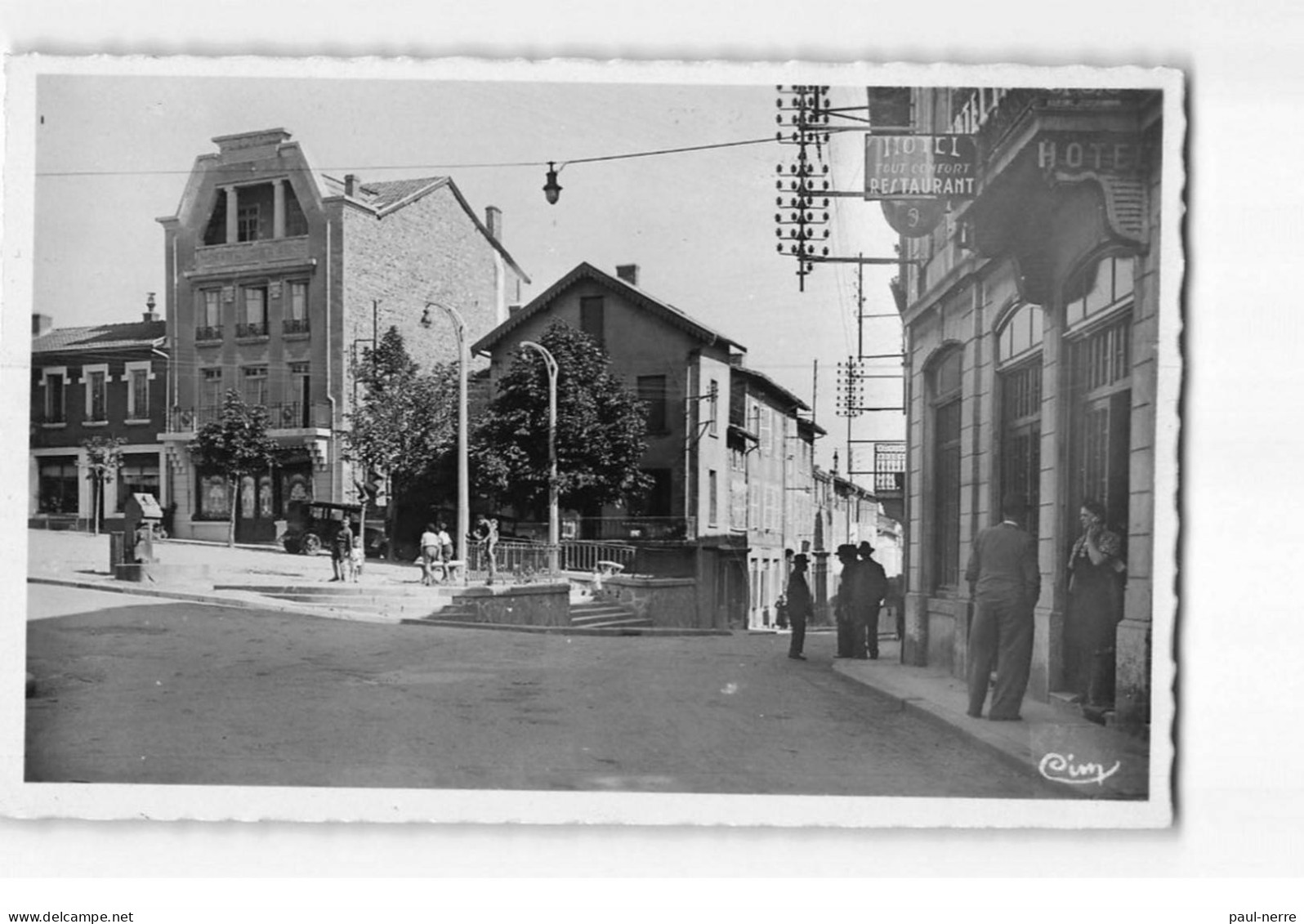 ST LAURENT DE CHAMOUSSET : Place Du Piâtre - Très Bon état - Saint-Laurent-de-Chamousset