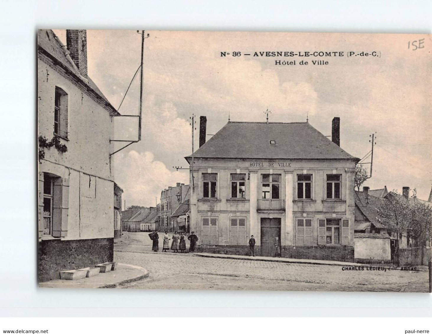 AVESNES LE COMTE : Hôtel De Ville - Très Bon état - Avesnes Le Comte