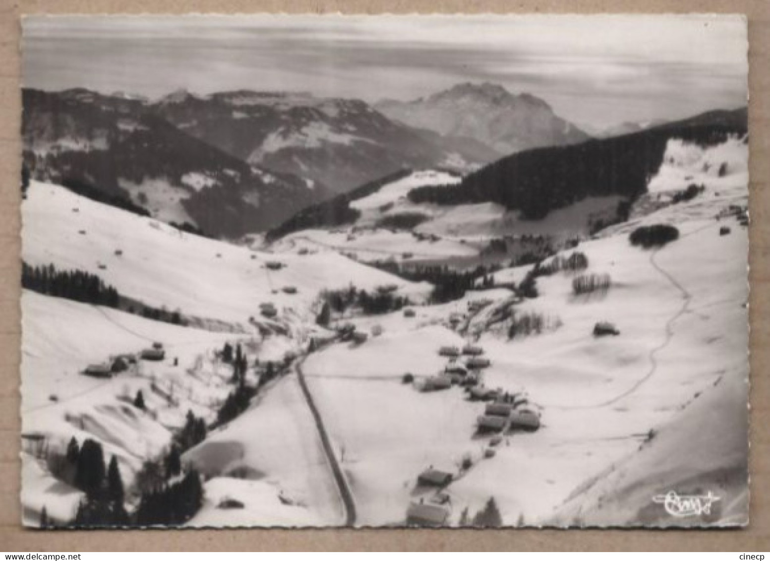 CPSM 74 - LE GRAND BORNAND - Vue Aérienne Du Chinaillon - TB Vue Générale Village Sous La Neige Avec Détails Maisons - Le Grand Bornand