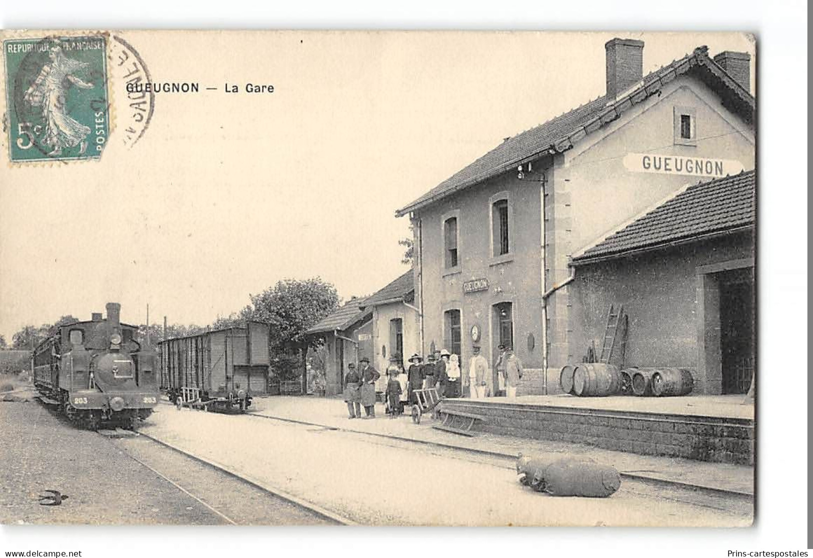 CPA 71 Gueugnon La Gare Et Le Train Tramway - Gueugnon