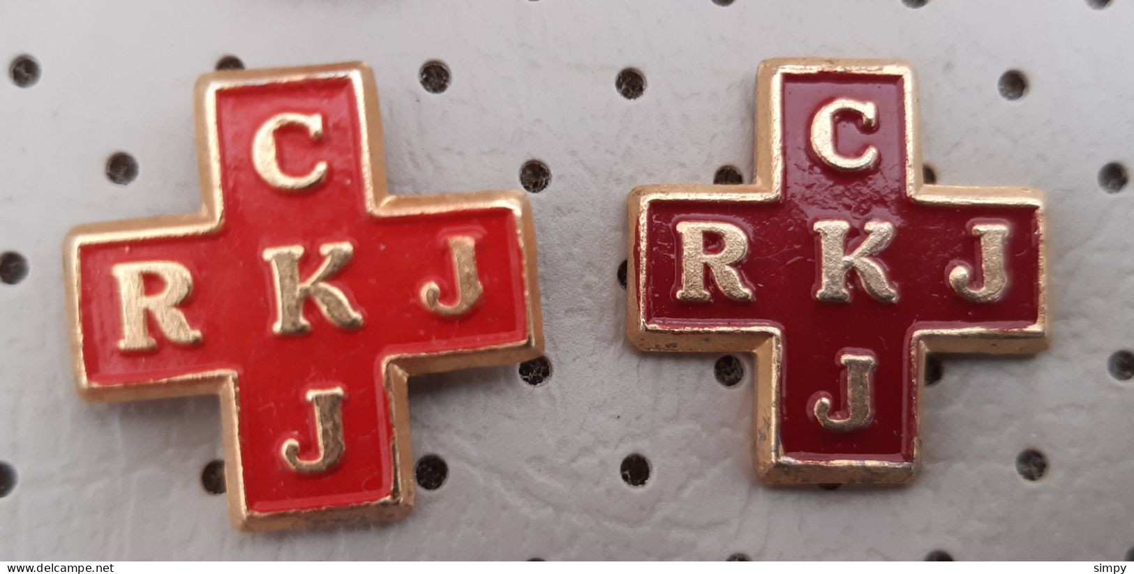 Red Cross Of Yugoslavia CKJ RKJ Vintage Pins - Médical