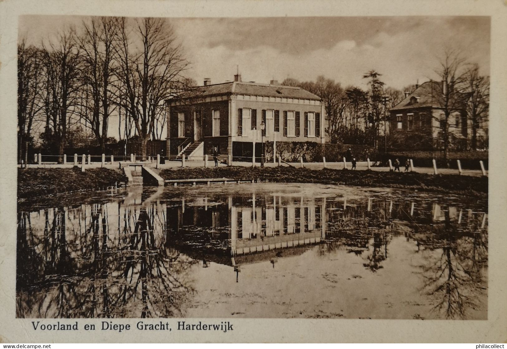 Harderwijk (Gld.) Voorland En Diepe Gracht 1922 Lichte Vouwen - Harderwijk