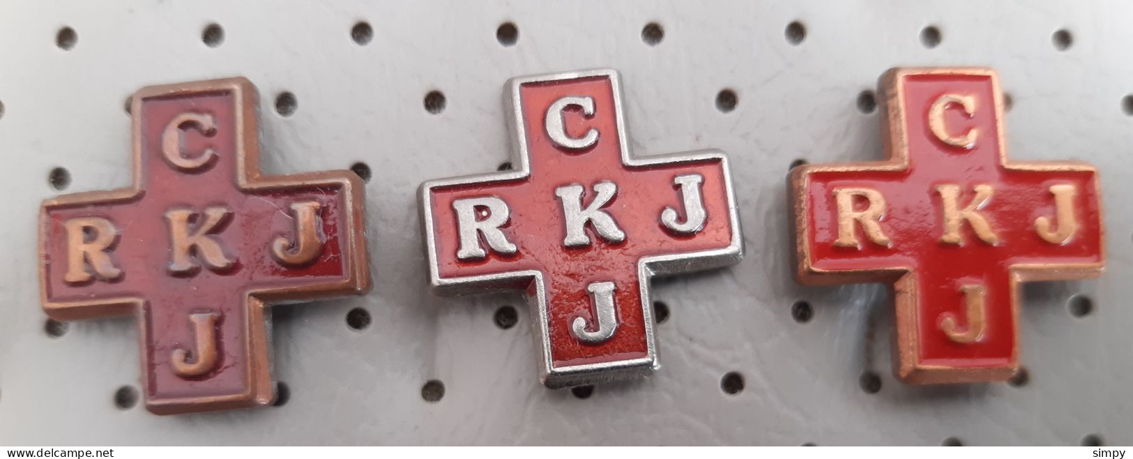 Red Cross Of Yugoslavia CKJ RKJ Vintage Pins - Médical