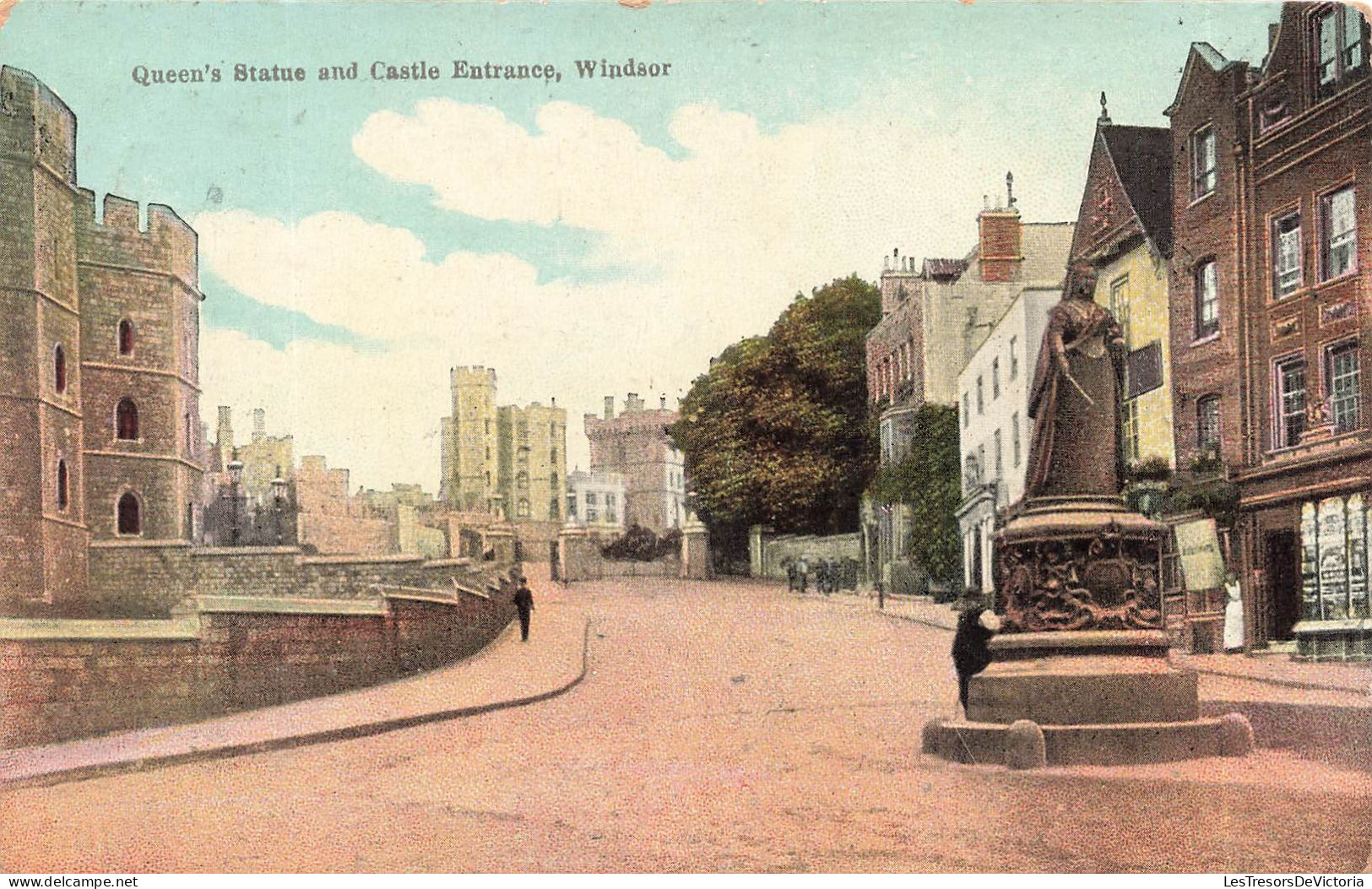 ROYAUME-UNI - Angleterre - Windsor - Queen's Statue And Castle Entrance - Carte Postale Ancienne - Windsor