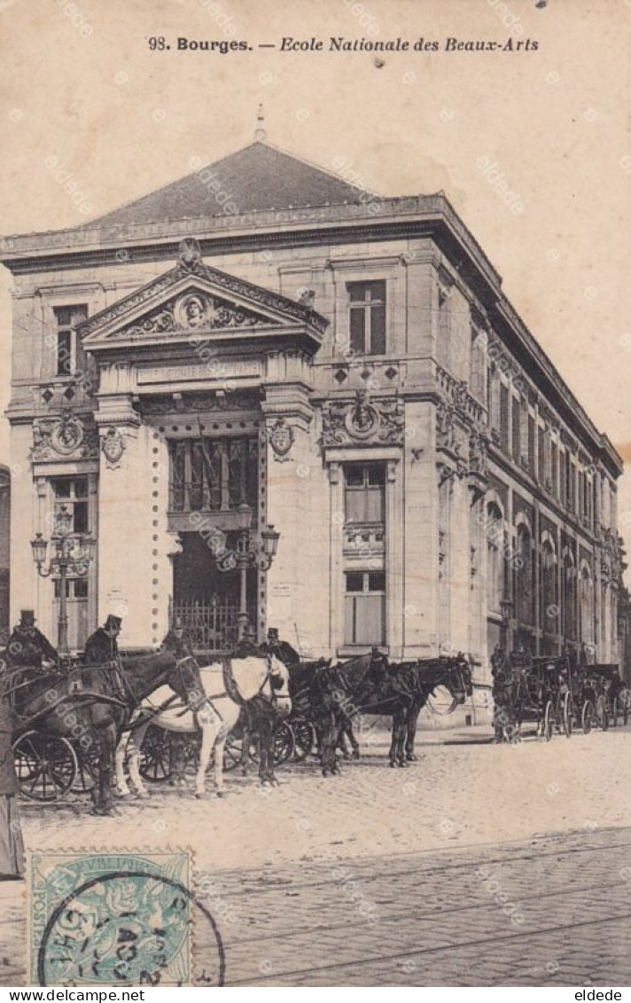 Station De Taxi Cheval Calèche Devant Ecole Beaux Arts Bourges - Taxi & Carrozzelle