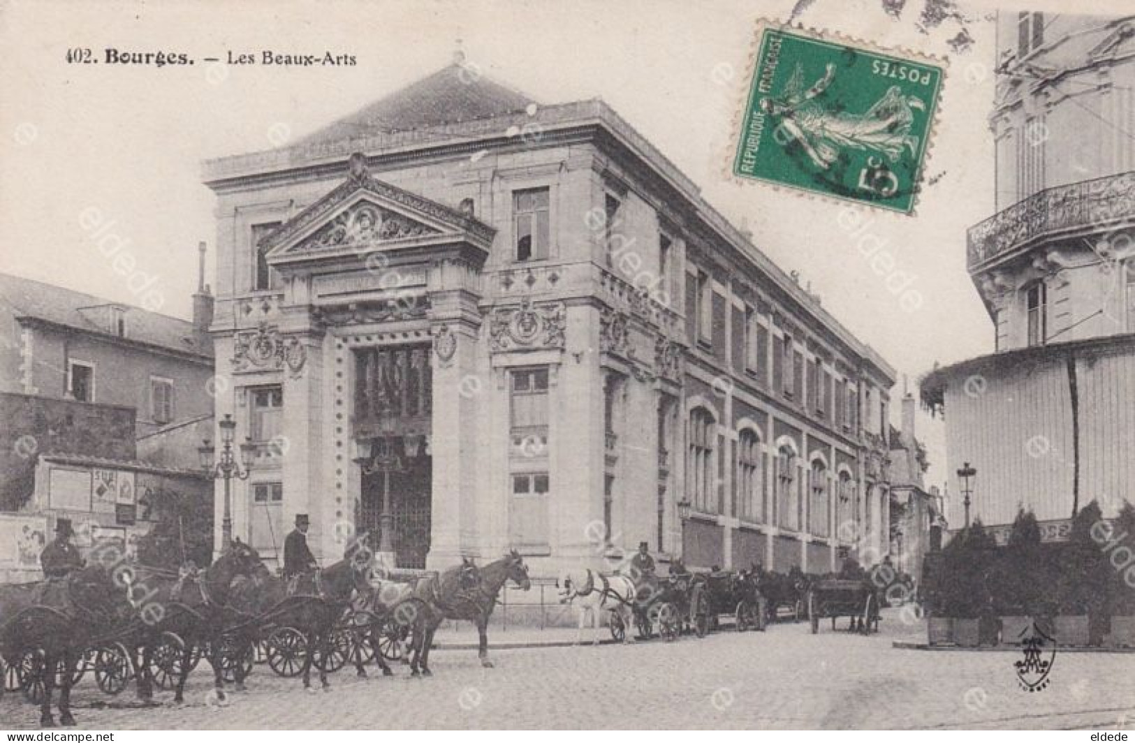 Station De Taxi Cheval Calèche Devant Ecole Beaux Arts Bourges Envoi à Clemence Patou Mery Es Bois - Taxi & Fiacre