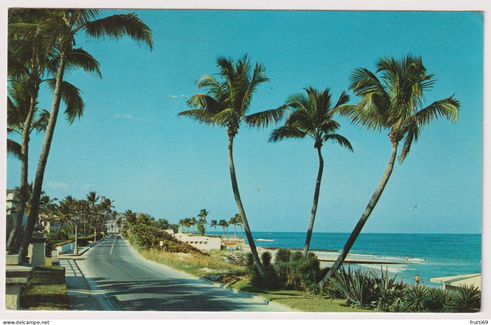 AK 197920 USA - Florida - Palm Beach - View Of Beach Seen From Ocean Blvd. - Palm Beach