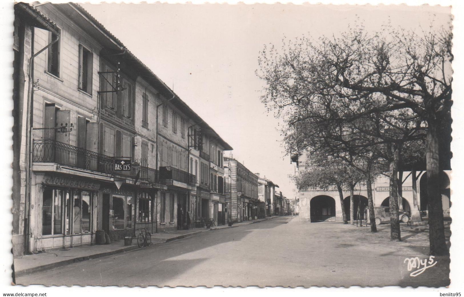 CPSM De BEAUMONT De LOMAGNE - Place Gambetta. - Beaumont De Lomagne