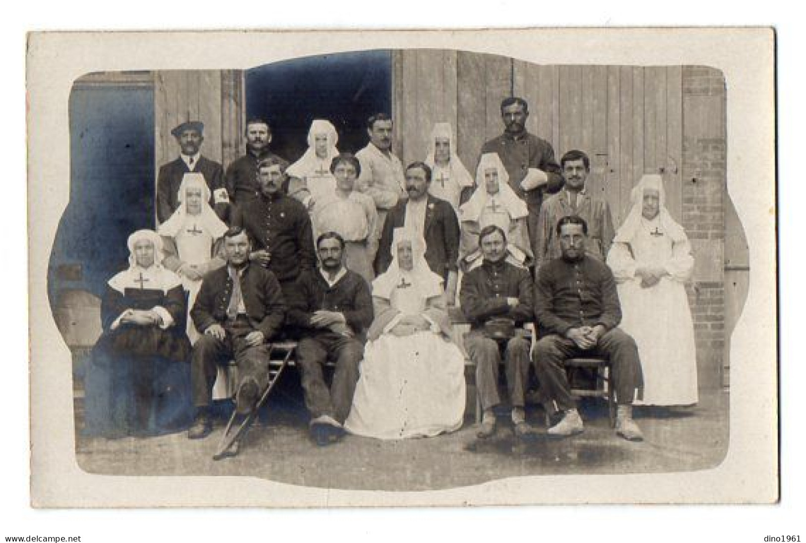 CPA 3493 - MILITARIA - Carte Photo Militaire - Hopital De BAULON ( 35 ) Blessés,Infirmières Religieuses Et Le Docteur - Personnages