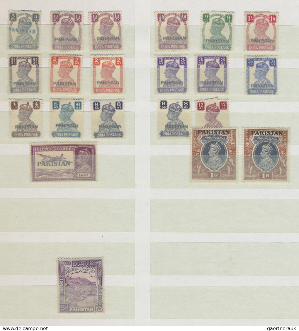 Pakistan: 1947-modern: Collection Of Some Hundred Stamps On Old Album Pages And - Pakistán