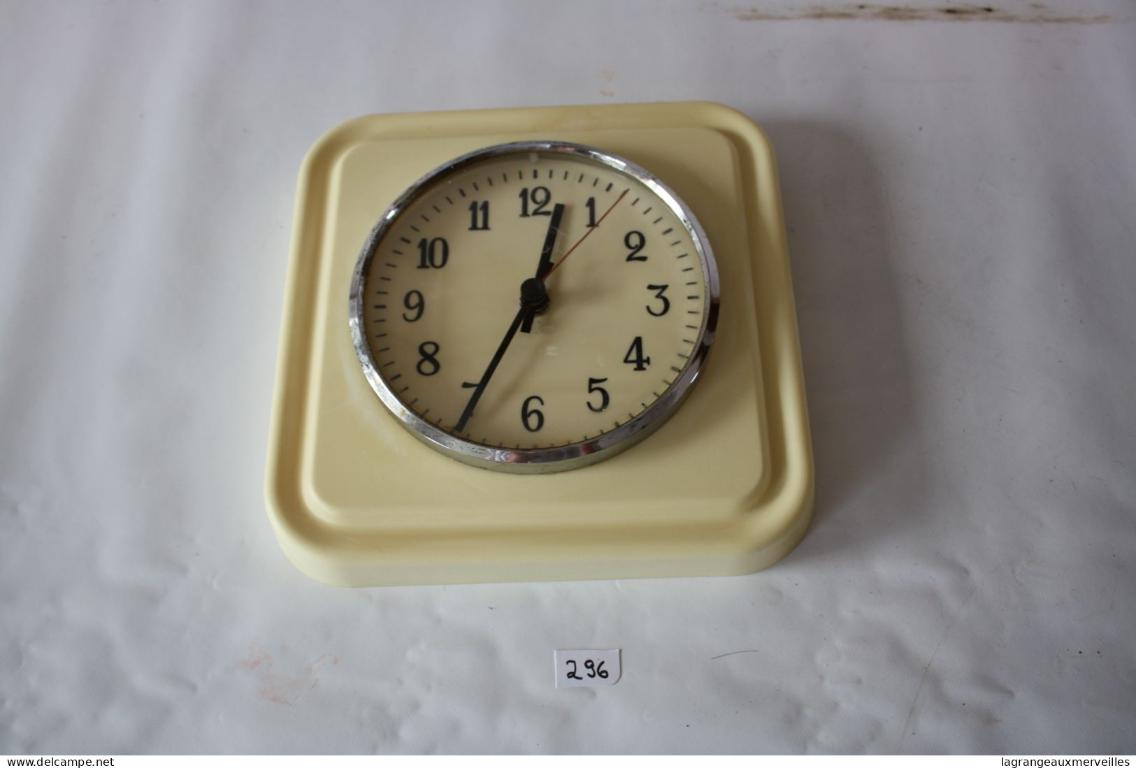 C296 Ancienne Horloge De Cuisine Vintage Blanche - Administration - Lámparas Y Arañas
