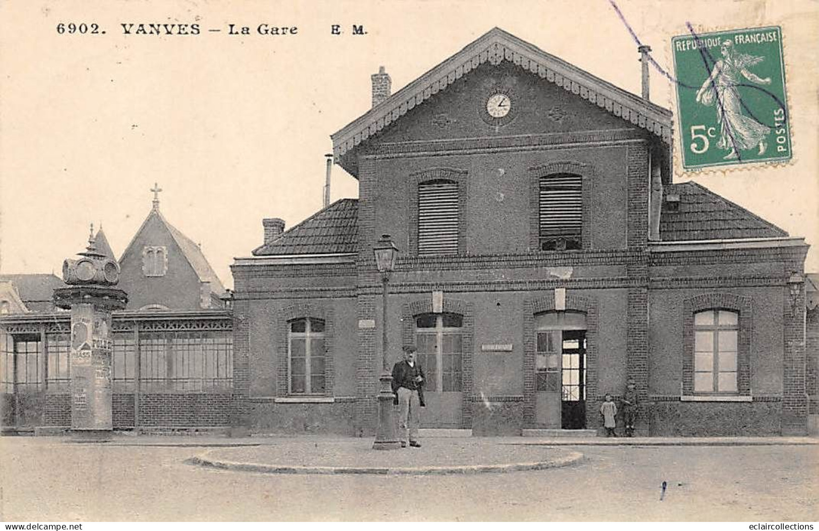 Vanves        92          Extérieur De La Gare      N° 6902   (voir Scan) - Vanves