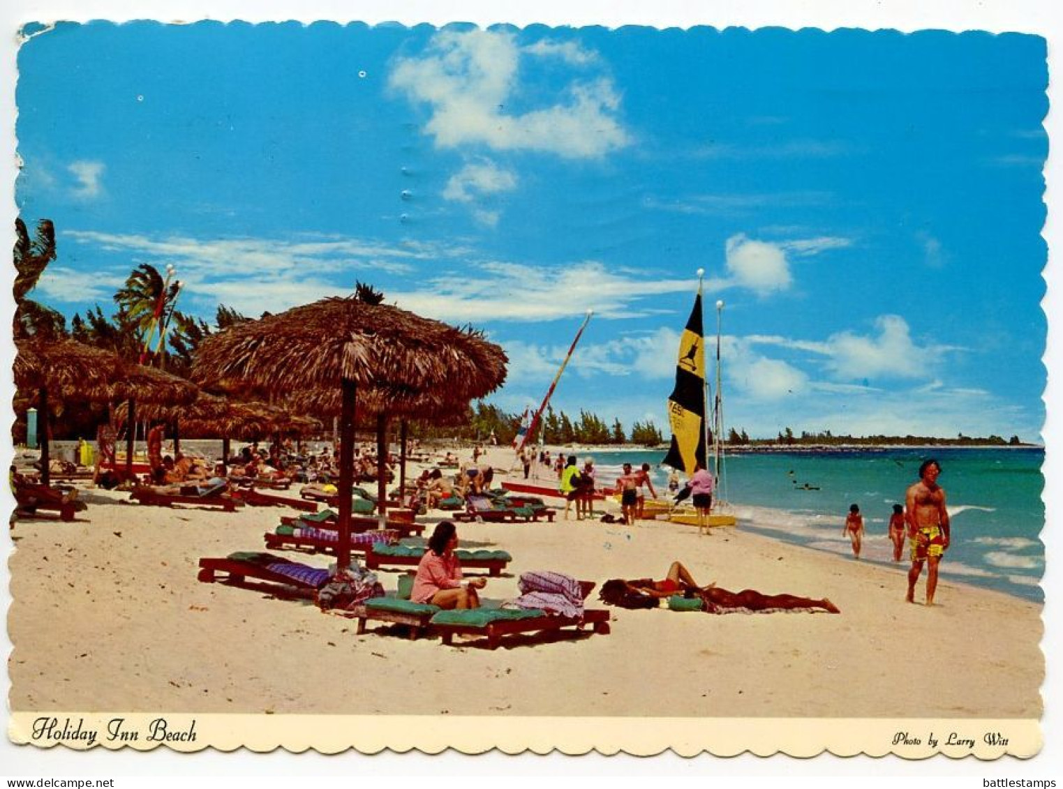 Bahamas 1974 Postcard Holiday Inn Beach - Freeport; 7c. QEII & Hibiscus Flowers Stamps, Pair - Bahama's