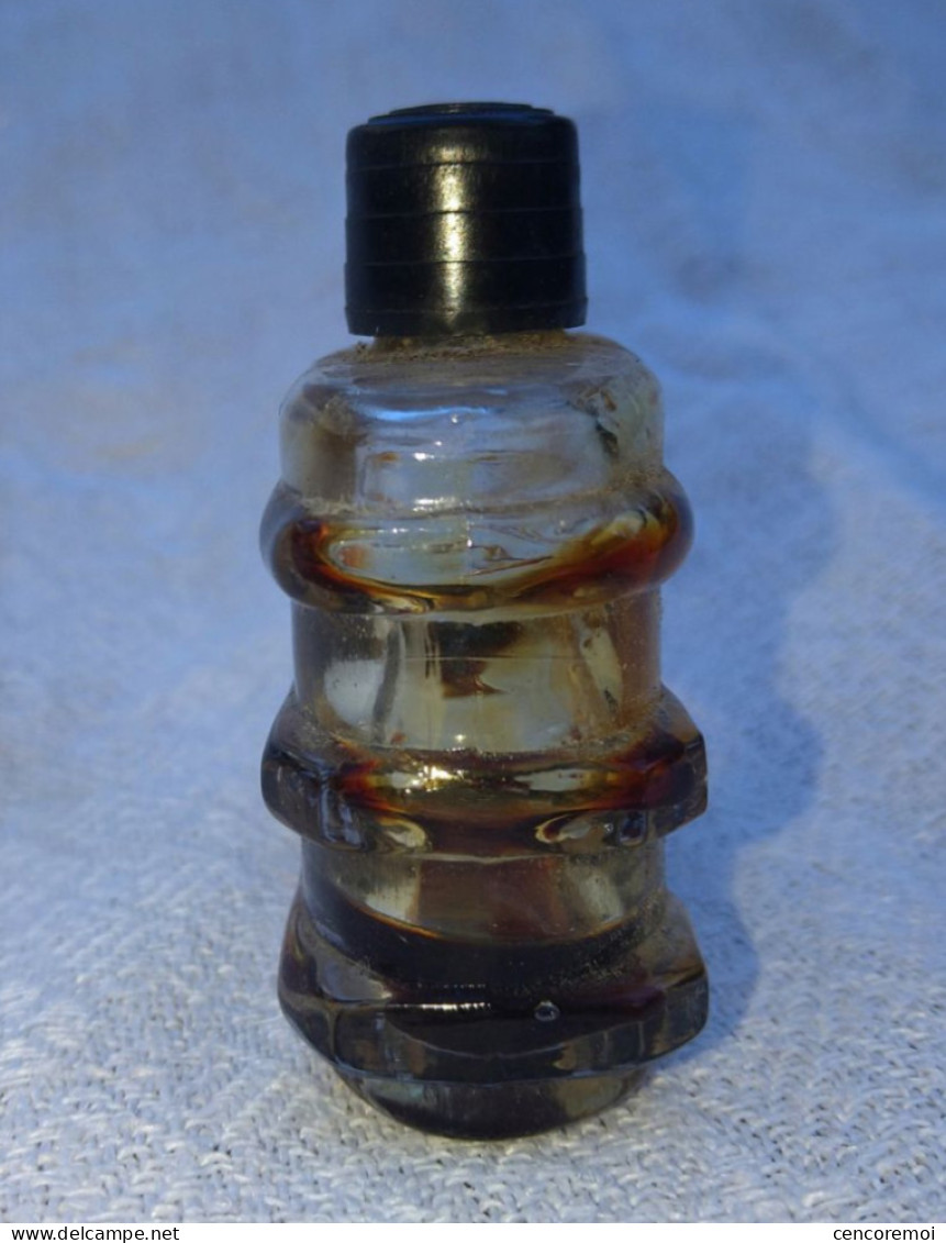 Flacon De Parfumeur Ancien, Fleur De Roy De Coudray, Paris - Flesjes (leeg)