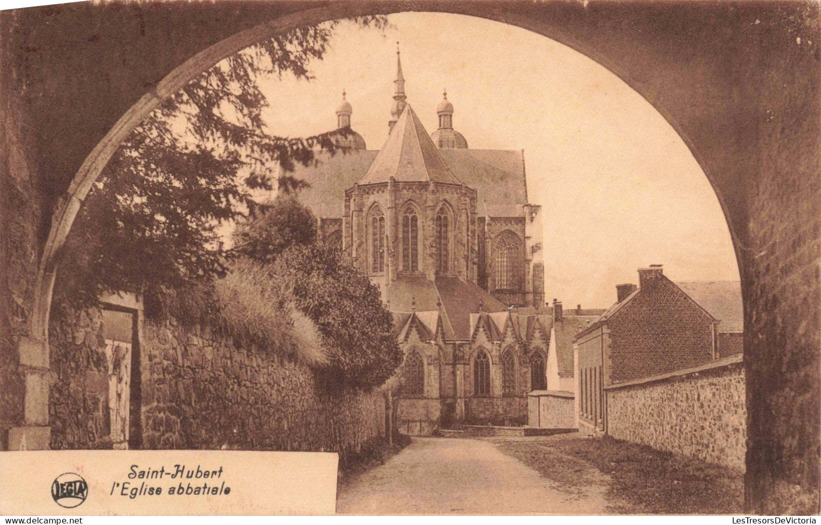 BELGIQUE - Saint-Hubert - L'Eglise Abbatiale - Carte Postale Ancienne - Saint-Hubert