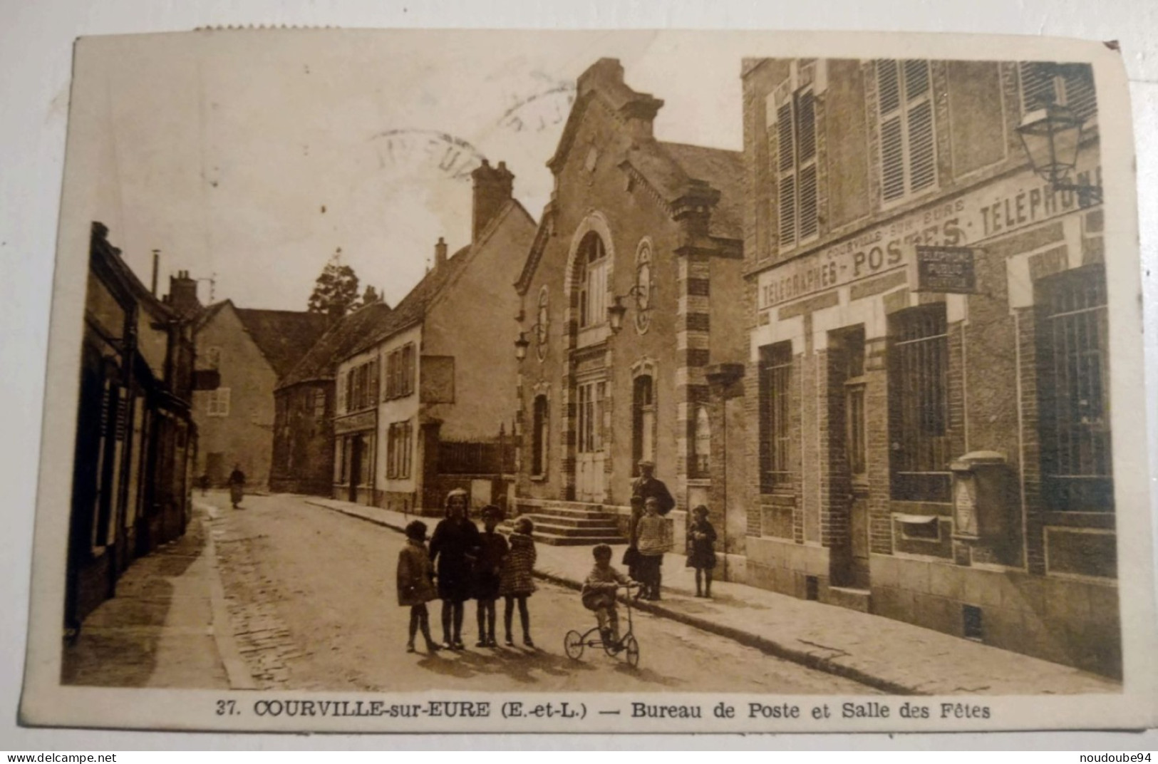 28 Eure Et Loir Courville Sur Eure Bureau De Poste Et Salle Des Fetes - Courville