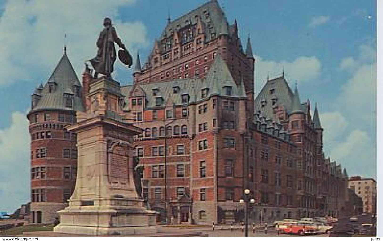 CAN09 01 02 - QUEBEC - CHÂTEAU FRONTENAC - MONUMENT CHAMPLAIN - Québec - Château Frontenac