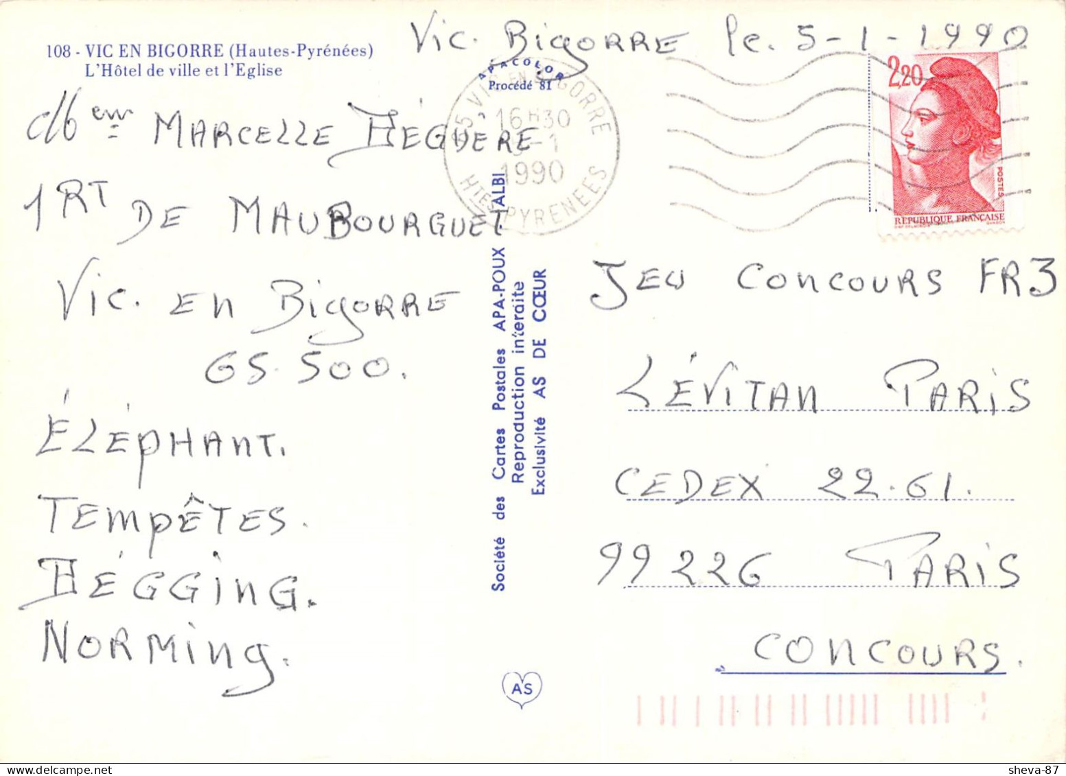 65 - Vic En Bigorre - L'Hôtel De Ville Et L'Eglise - Vic Sur Bigorre