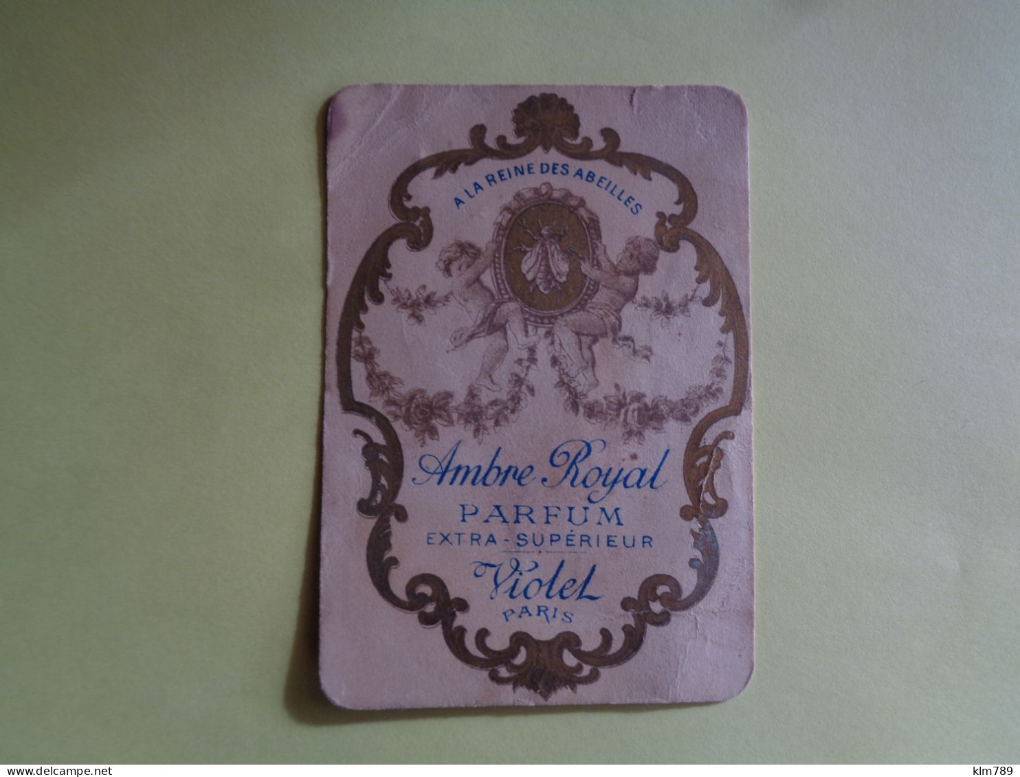 Carte Parfumée - Parfum " Ambre Royal " Violet - Paris - - Anciennes (jusque 1960)