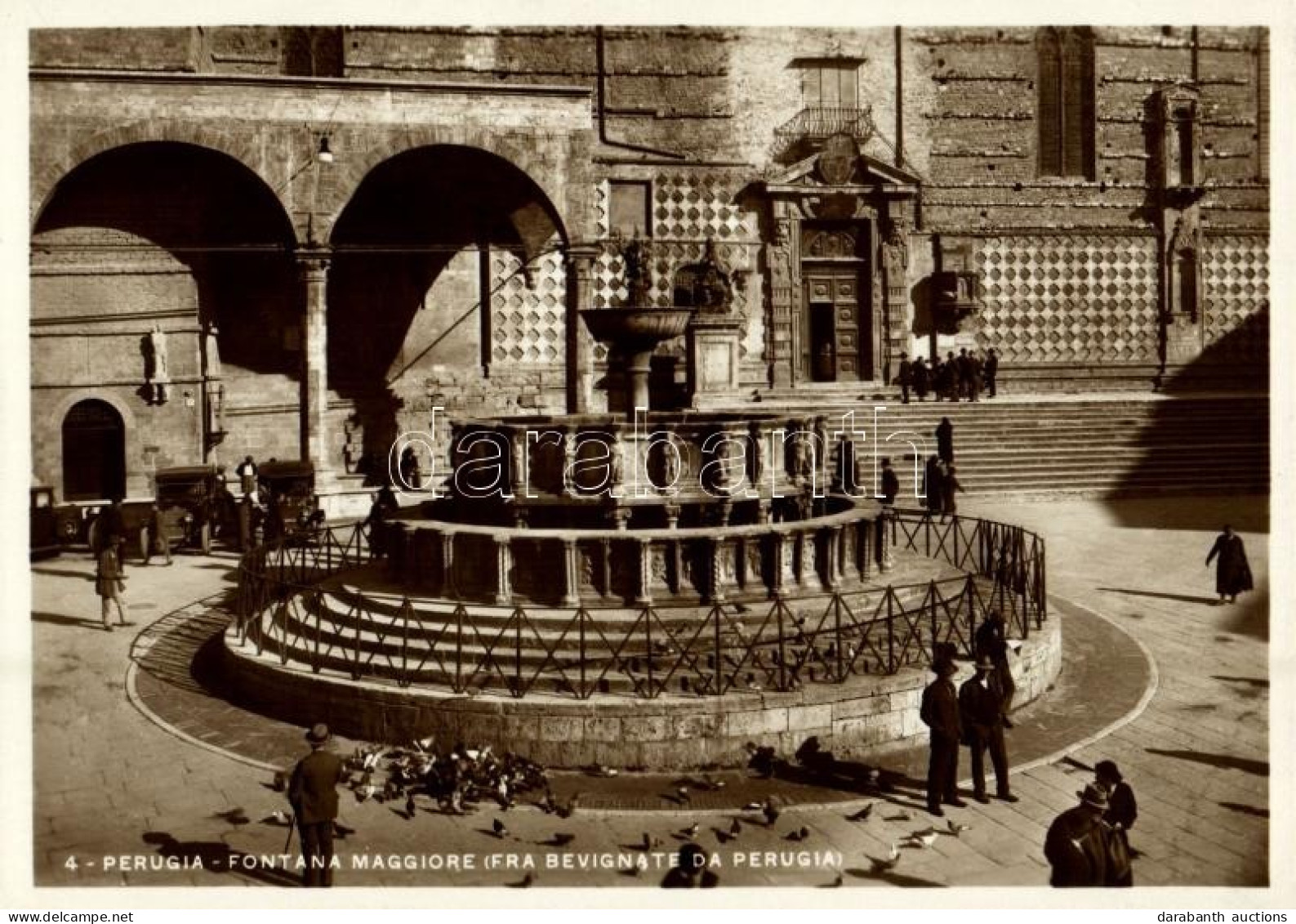 ** T1 Perugia, Fontana Maggiore (Fra Bevignate Da Perugia) / Fountain, Automobiles (15,2 Cm X 10,6 Cm) - Ohne Zuordnung