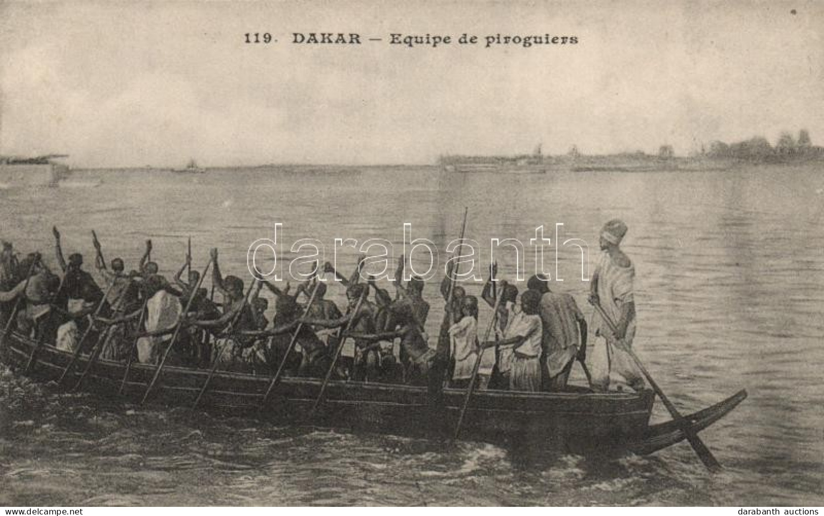 ** T2 Dakar, Equipe De Piroguiers / Natives In Canoe, Folklore - Non Classés