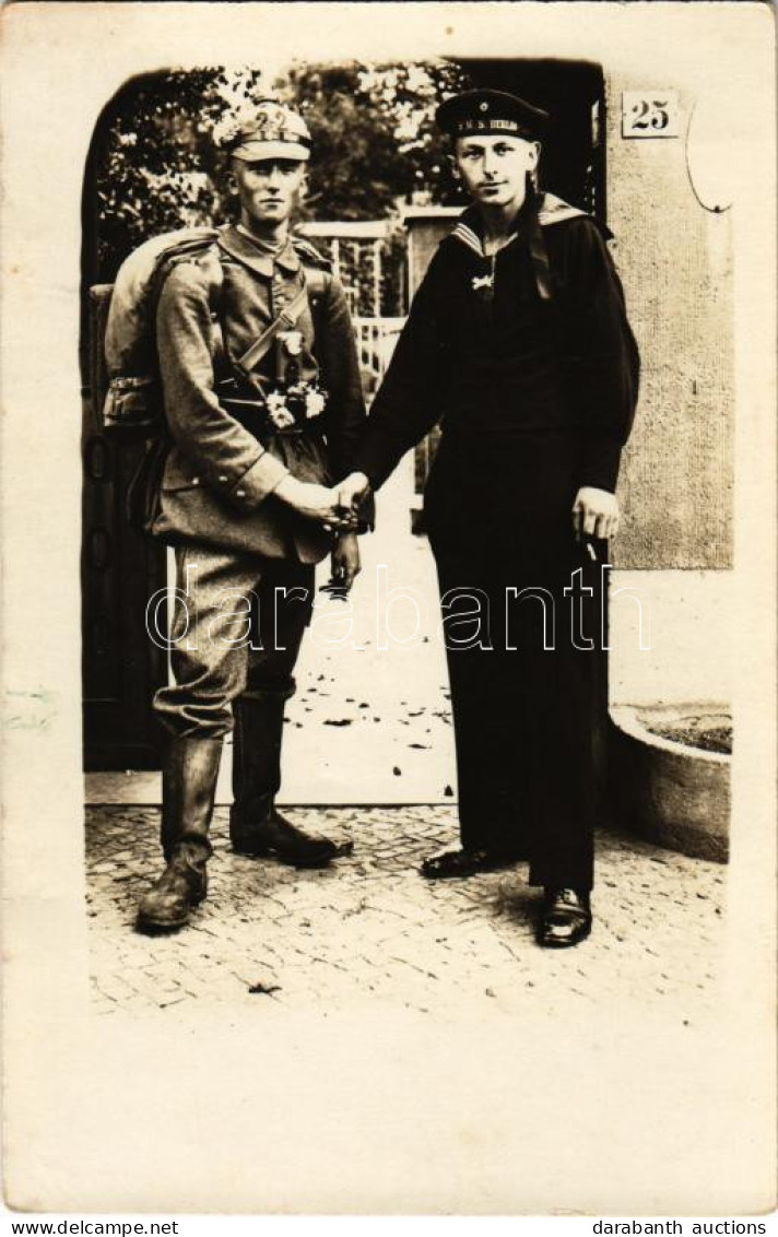 * T2/T3 1915 Német Katona és SMS Berlin Matróz / WWI German Navy SMS Berlin Mariner With Soldier. Photo - Sin Clasificación