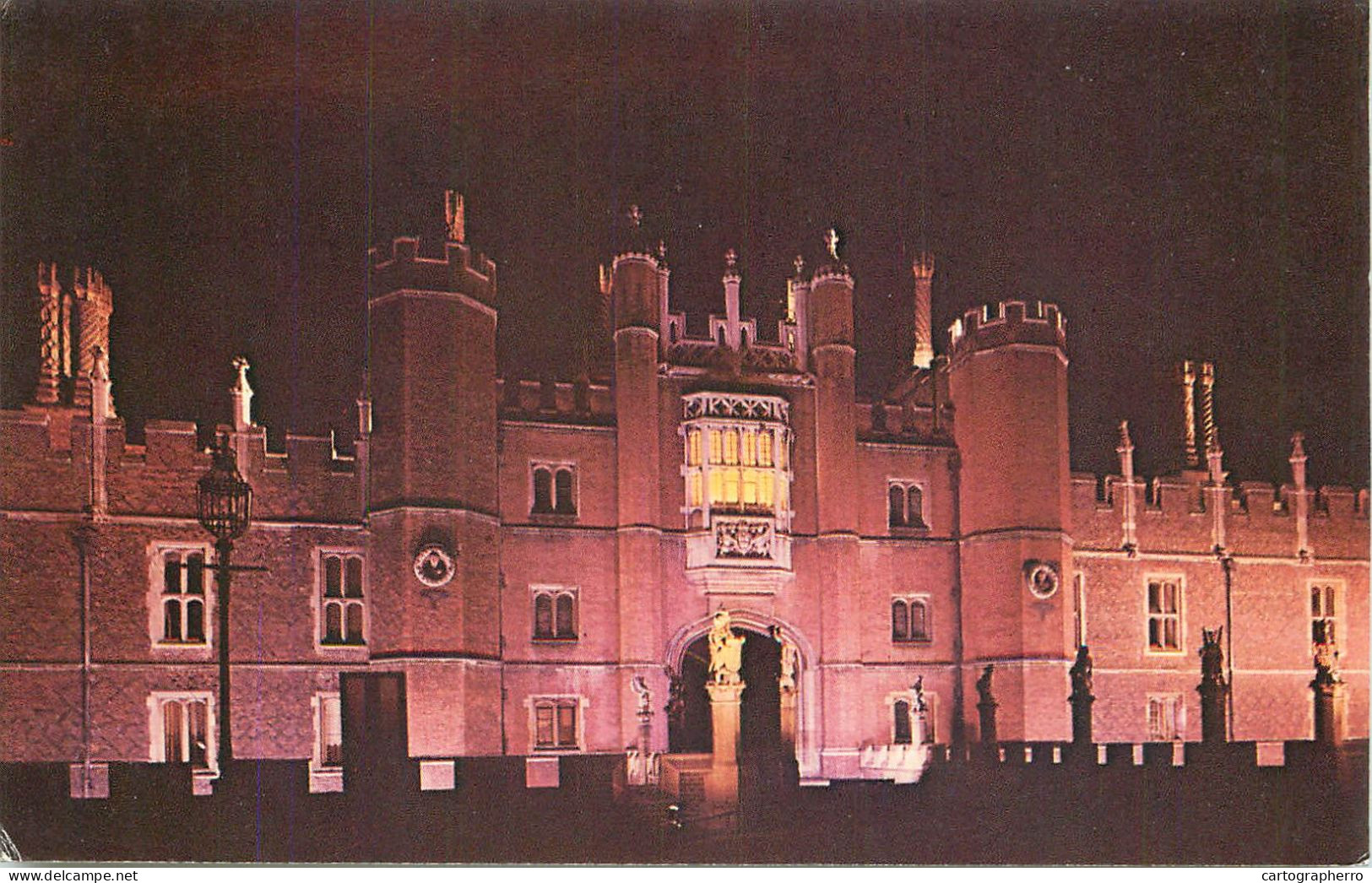 England London Hampton Court Palace Night View - Hampton Court