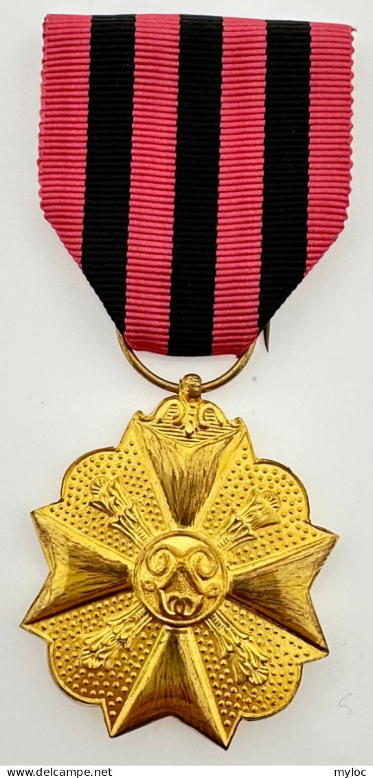 Médaille Décoration Civile Pour Long Service Dans L'administration. 2e Classe En Vermeil. - Professionals / Firms