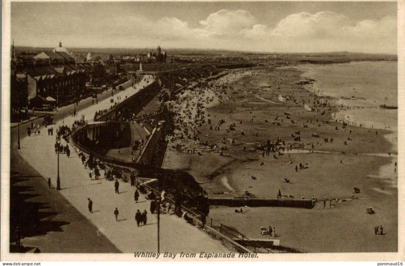 CPSM Whitley Bay From Esplanade Hotel - Autres & Non Classés