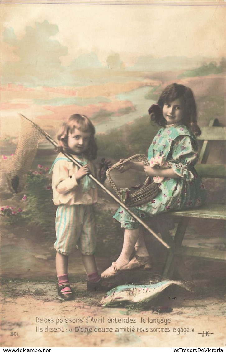 FÊTES - VŒUX - Poisson D'avril - Deux Petites Filles - Fantaisie - Carte Postale Ancienne - Erster April