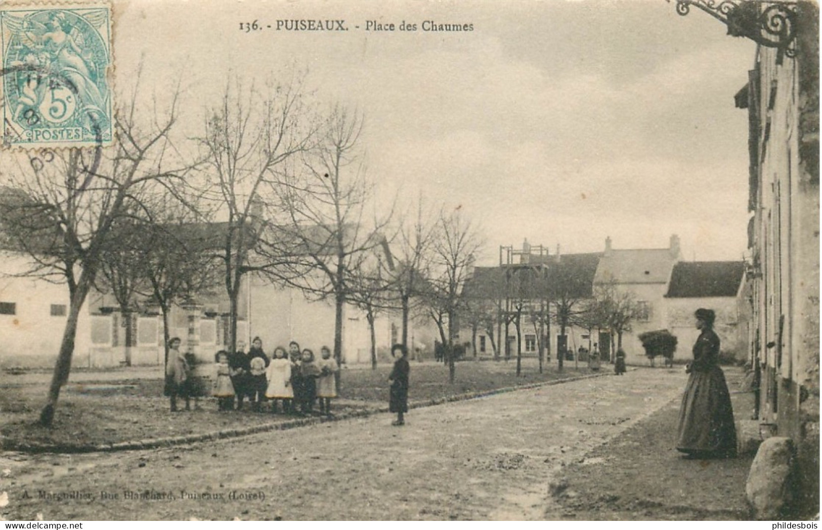 LOIRET PUISEAUX   Place Des Chaumes - Puiseaux