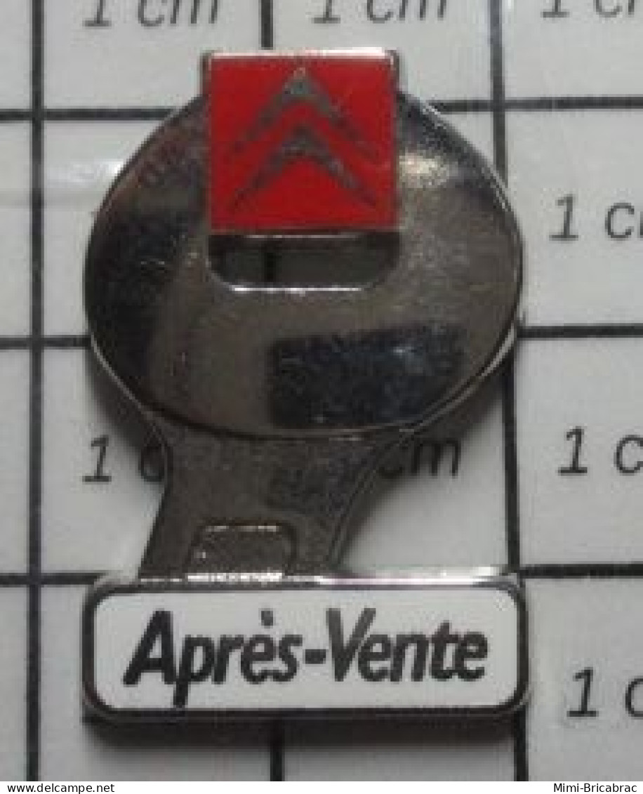 2422 Pin's Pins / Beau Et Rare / AUTOMOBILE / CLE PLATE CITROEN SERVICE APRES VENTE Par AMC - Citroën