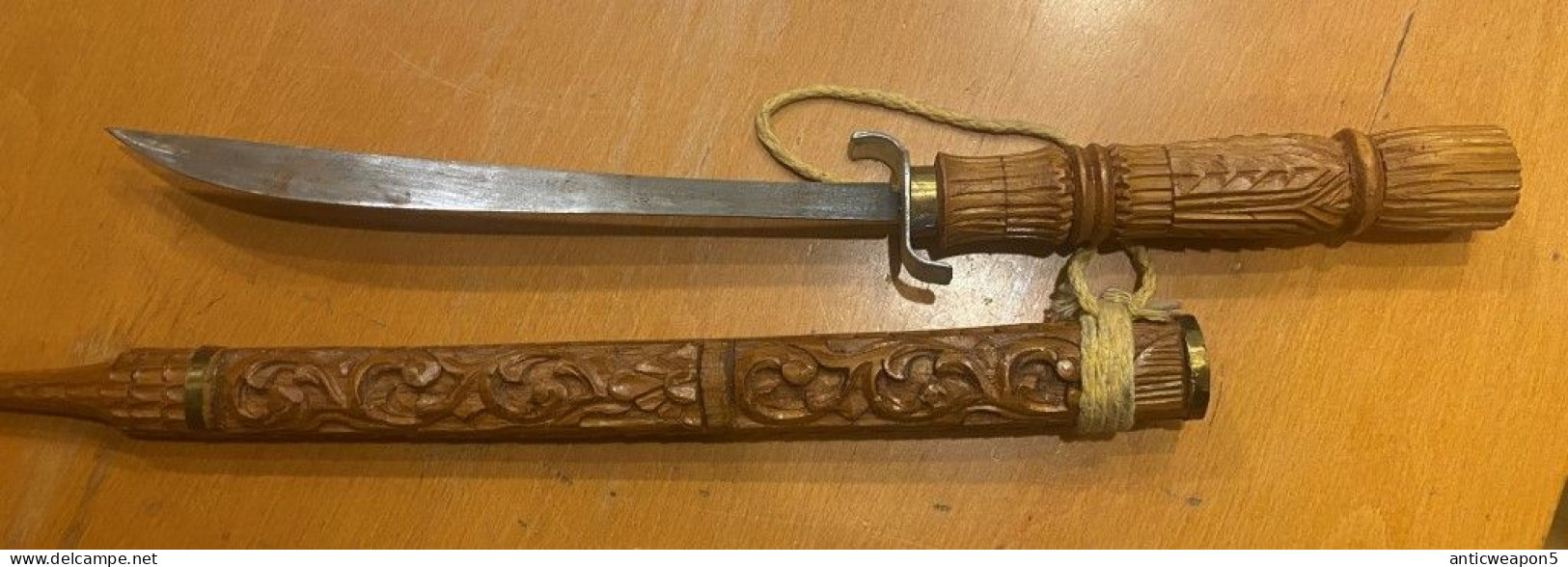 Afrique. Couteau (H102) - Knives/Swords