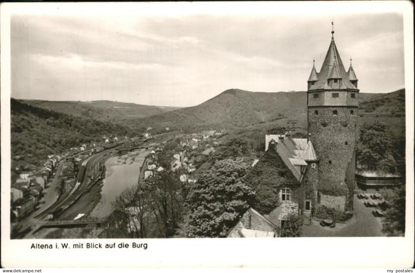 41322984 Altena Lenne Blick Auf Burg Altena - Altena