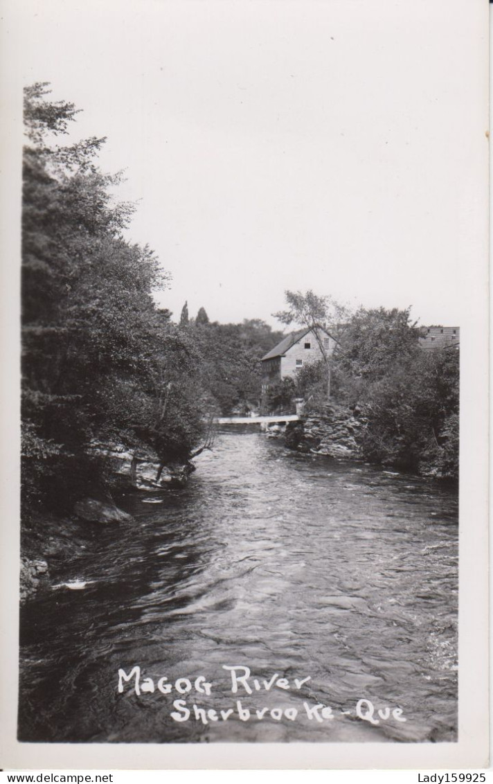 Magog River Sherbrooke Québec Canada Real Photo B&W 1910-1962 Pont Maison Rivière Est Pas Large   2sc - Sherbrooke