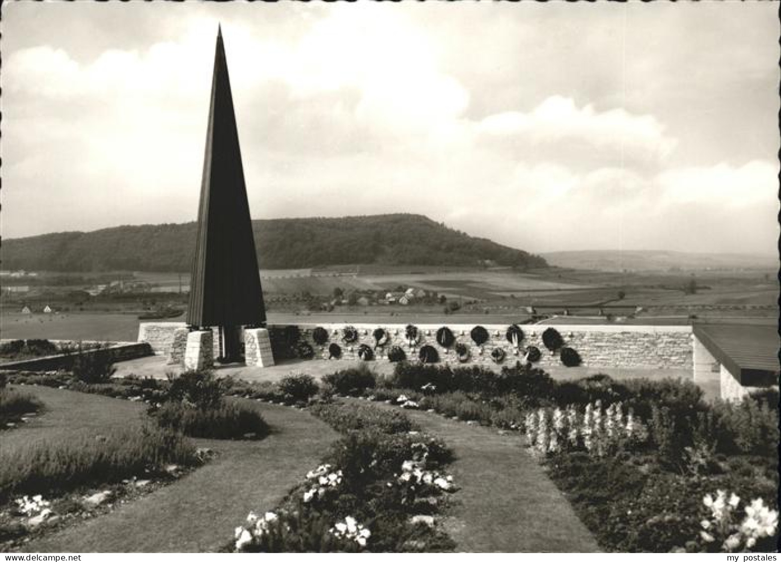 41522022 Treuchtlingen Kriegsgraeberstaette Am Nagelberg Treuchtlingen - Hürth