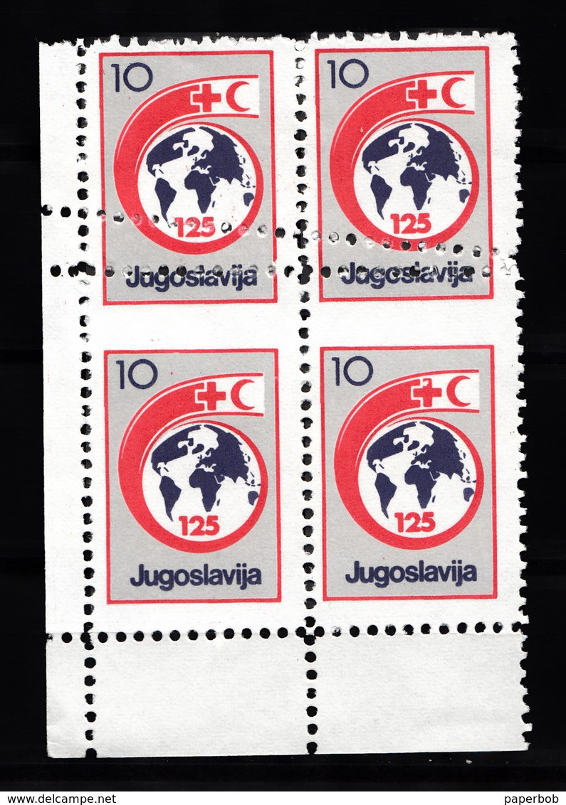 RED CROSS-ERROR IN PERFORATION - Non Dentelés, épreuves & Variétés