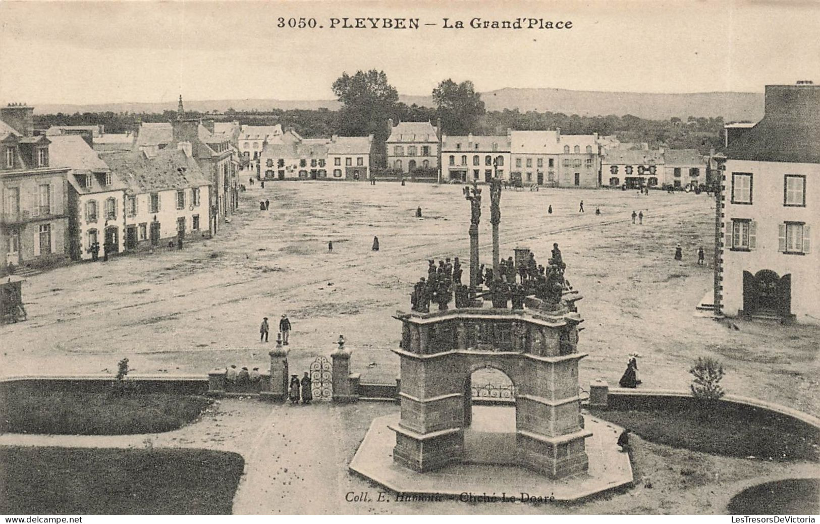 FRANCE - Pleyben - La Grand'place - Carte Postale Ancienne - Pleyben