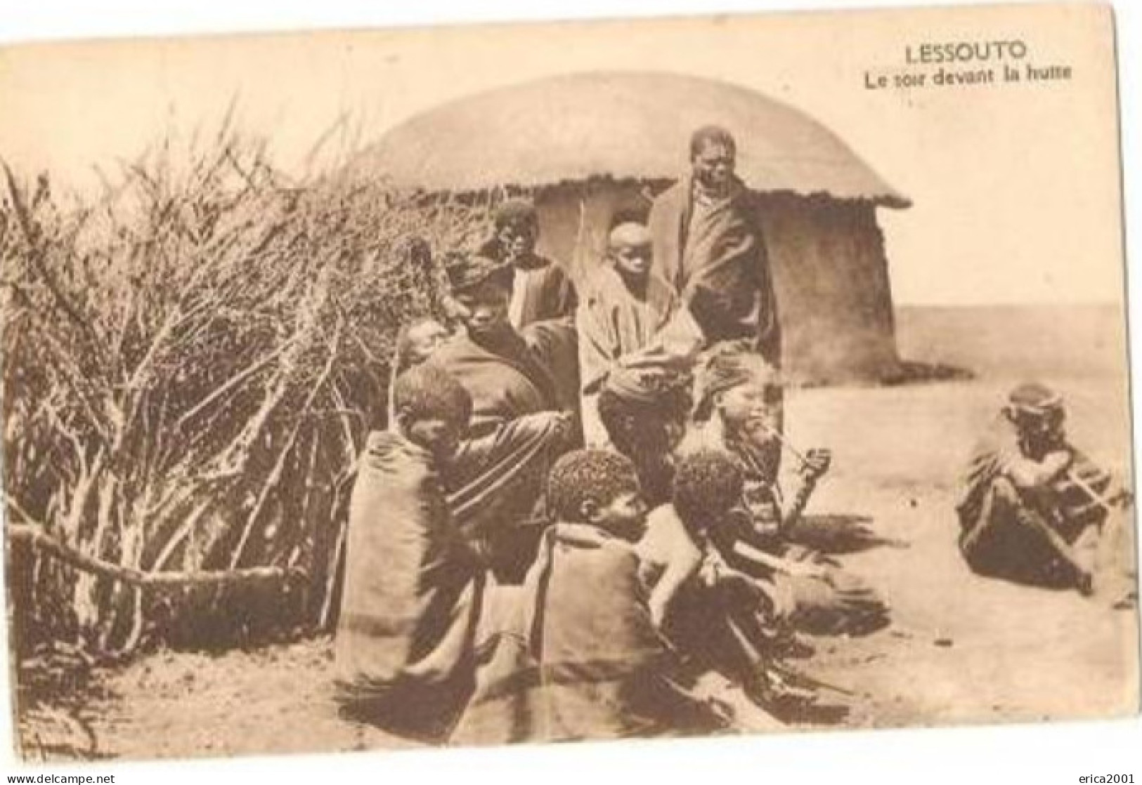 Lesotho .  Le Soir , La Famille Devant La Hutte. - Lesotho