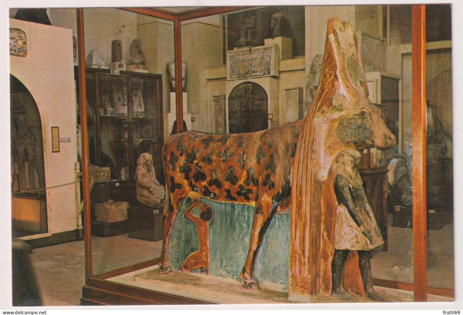 AK 198280 EGYPT -  Cairo - The Egyptian Museum - Harthor Cow With Figure Of Amenophis II. - Museos