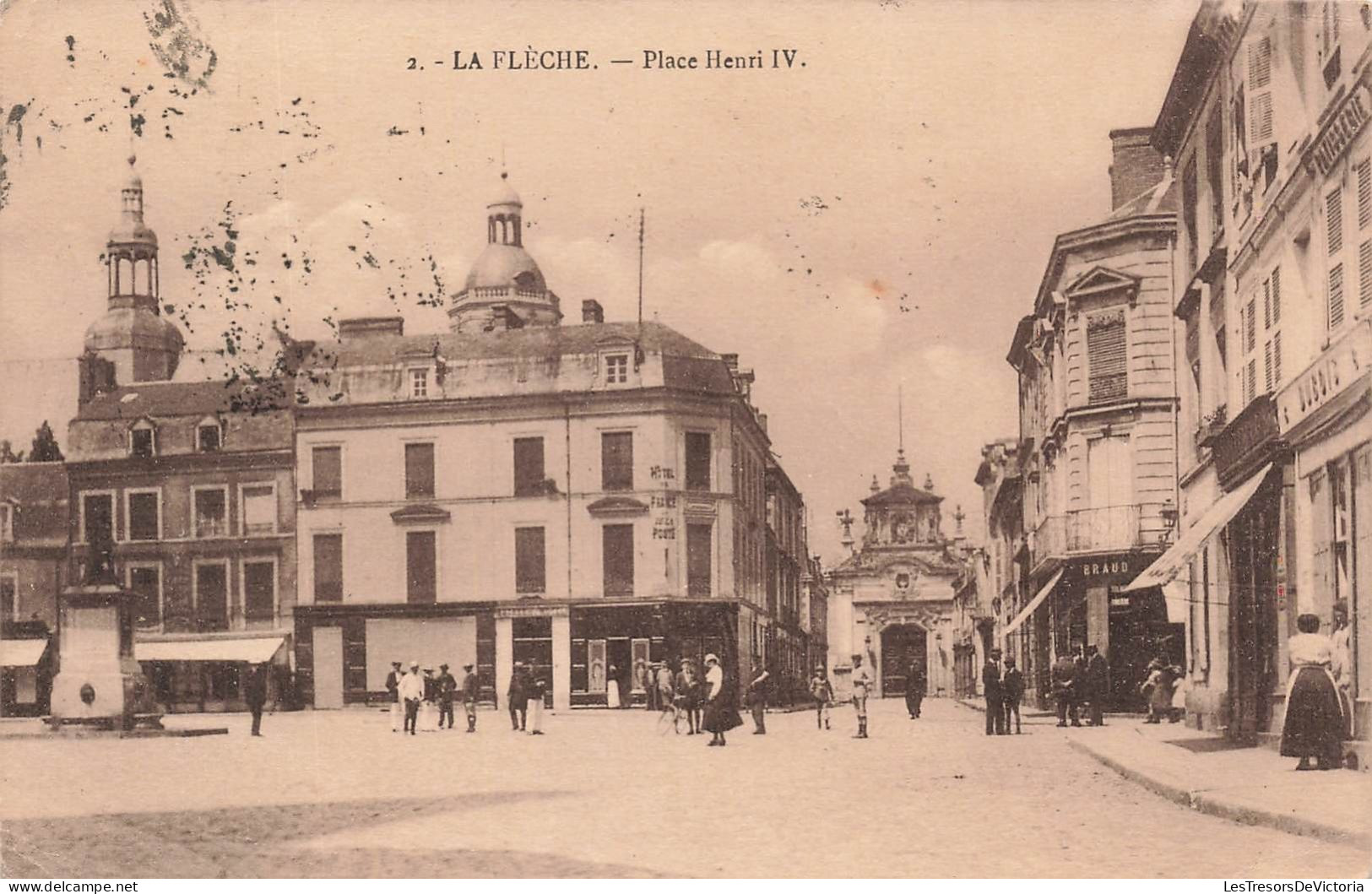 FRANCE - La Flèche - Place Henri IV - Carte Postale Ancienne - La Fleche