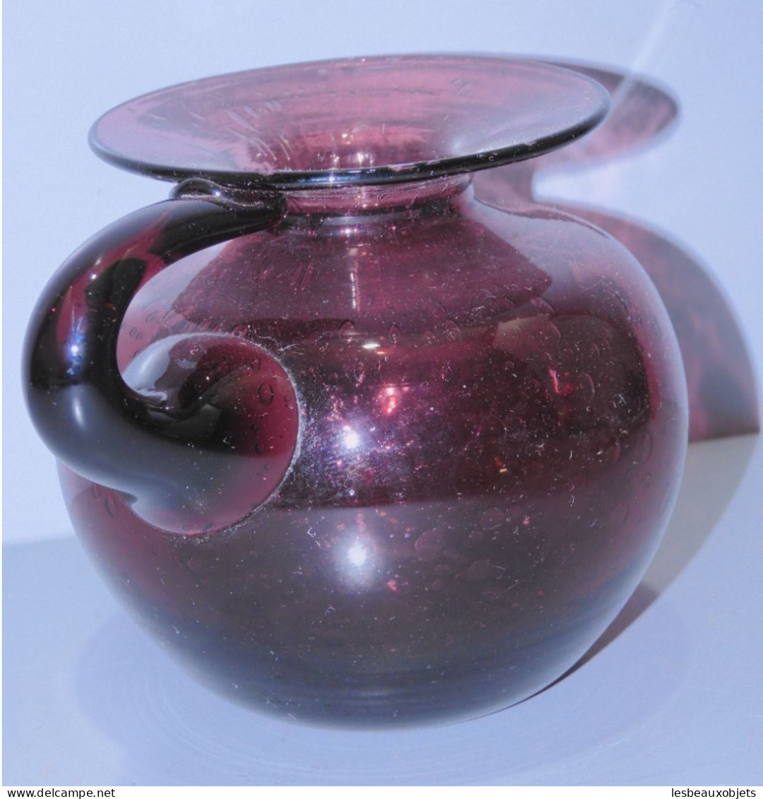 -JOLI PETIT VASE VERRE Bullé Signé  BIOT couleur Aubergine claire JUS GRENIER    E