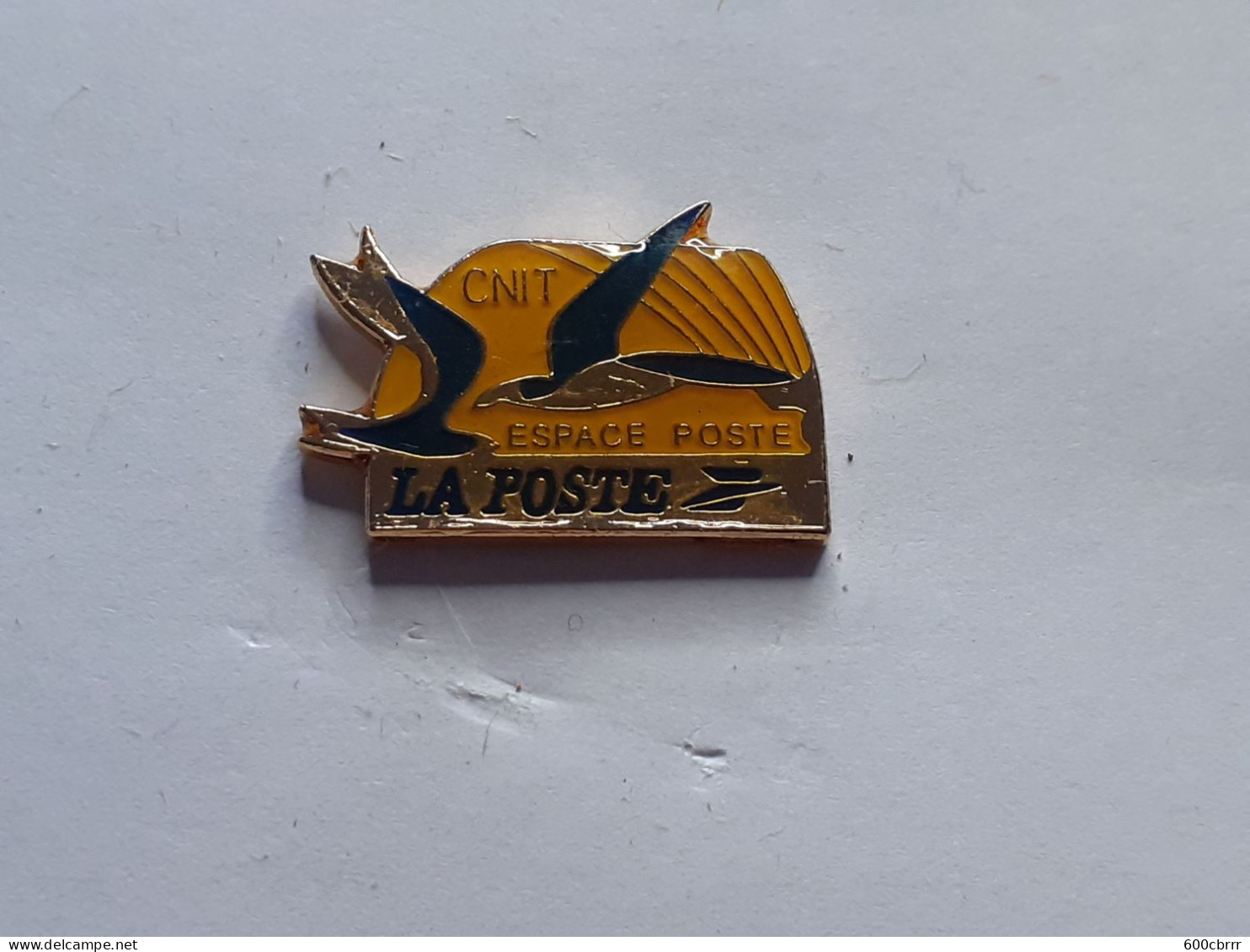 Pins PTT La Poste - Mail Services