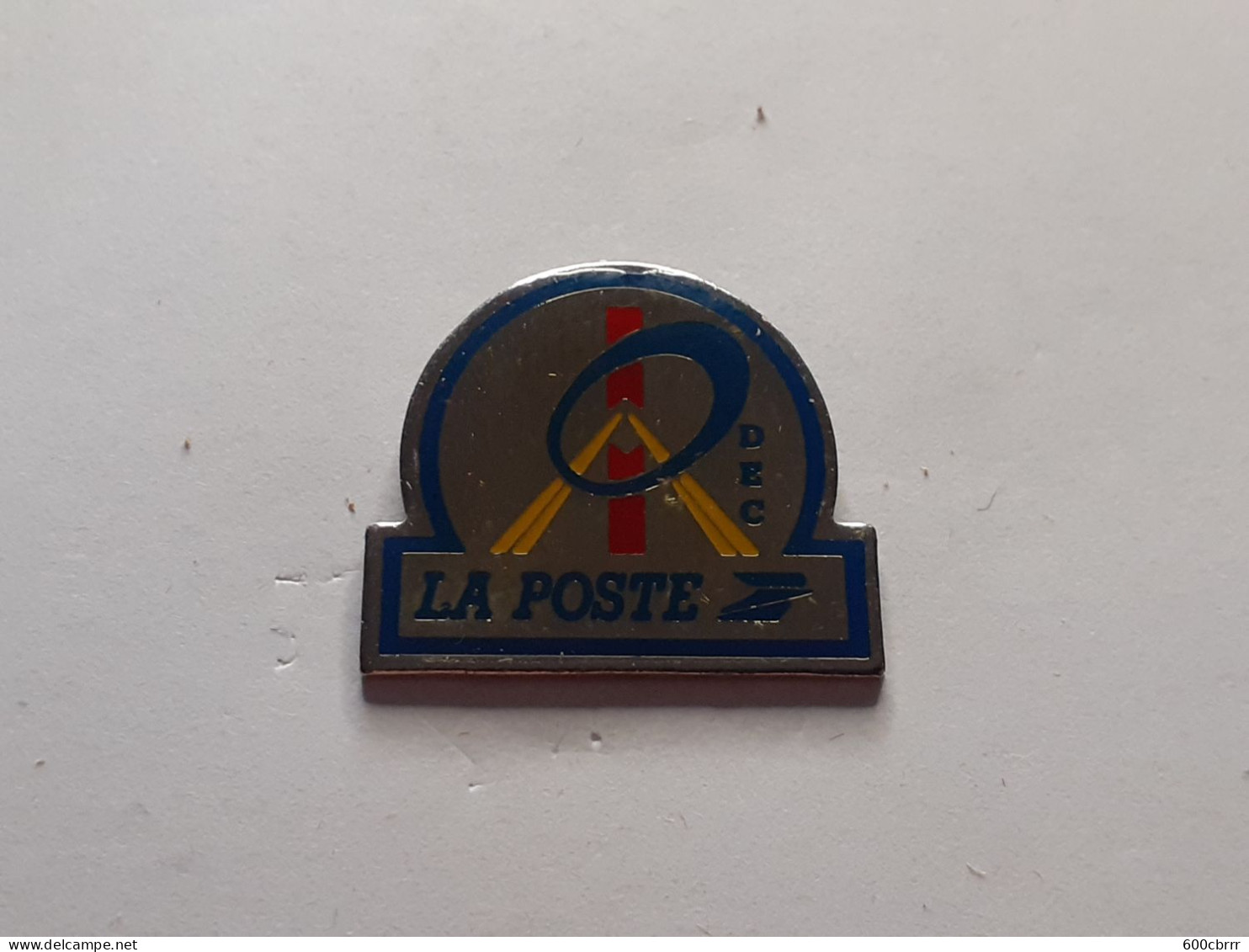 Pins PTT La Poste - Mail Services