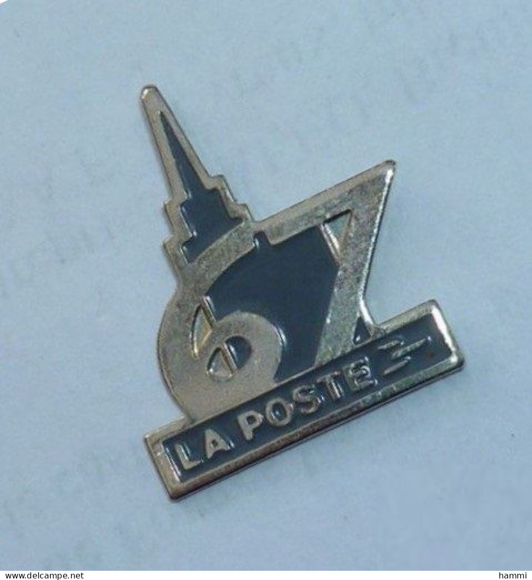 D17 Pin's La Poste 67 Alsace Cathédrale De Strasbourg Achat Immédiat - Correo