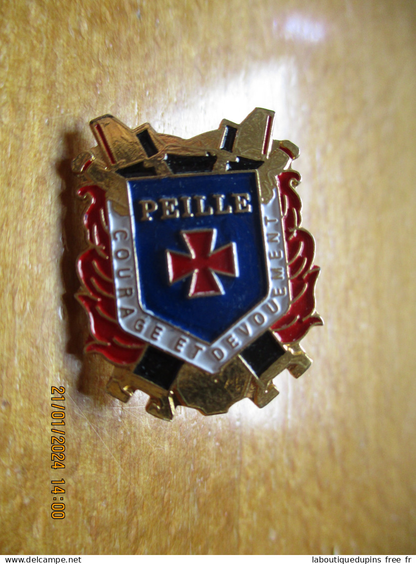 Pin's Lot 006 -- Peille -- Dernier Vendu 03 / 2014 !!!! - Pompiers