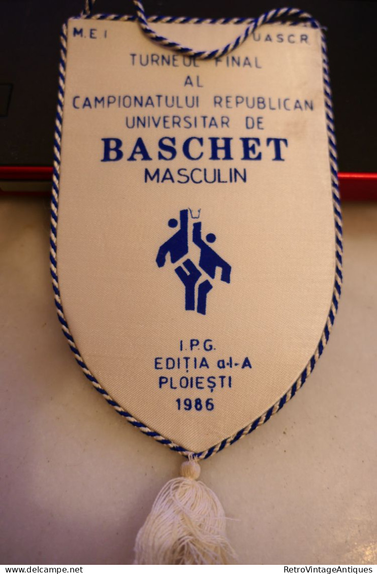 BASCHET MASCULIN I.P.G. PLOIESTI 1986 Romania Fanion Sportiv Steag Sport Flag Pennant - Uniformes, Recordatorios & Misc