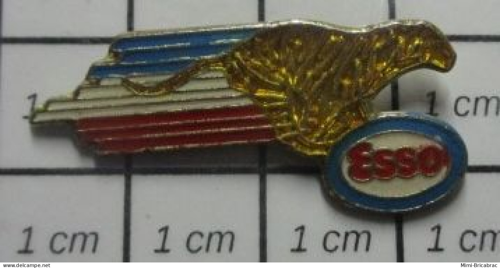 615B Pin's Pins / Beau Et Rare / CARBURANTS / ESSO METTEZ UN TIGRE DANS VOTRE MOTEUR - Carburantes