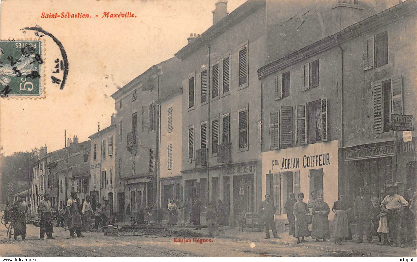 54 - SAINT-SEBASTIEN - MAXEVILLE - Beau Cliché Animé D'une Rue De La Ville - ADRIAN Coiffeur - Maxeville
